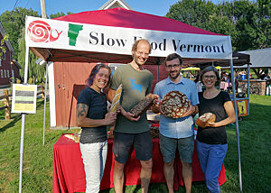 Bäcker unter sich auf dem Slow-Food-Stand in Burlington. Lutz Geißler mit anderen Bäckern vor dem Slow-Food-Stand in Burlington.