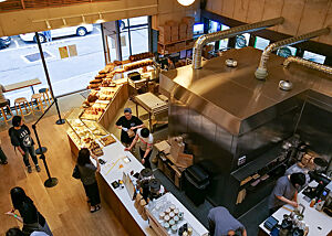 ... Tartine Bakery von Chad Robertson mit unverschämt hohen Preisen. Luftbild in der Bäckerei von Chad Robertson.