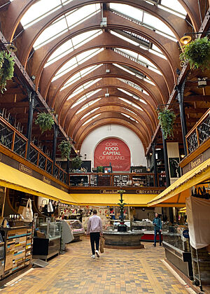 „The English Market“ in Cork. Eine berühmte Markthalle, die zum Zeitpunkt der Aufnahme gerade ihre Stände schloss.