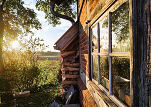 Das Backhaus mit tollem Ausblick Die untergehende Sonne lässt das Backhaus in tollen Farben erleuchten.