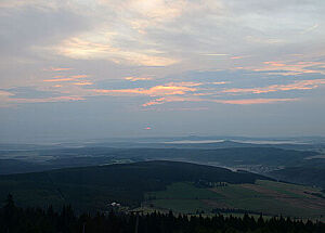 Sonnenaufgang über dem Westerzgebirge bei Neudorf.