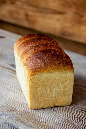 Das Baikalbrot ist ein Kastenweißbrot, bei dem vier Teiglinge aneinandergebacken wurden.